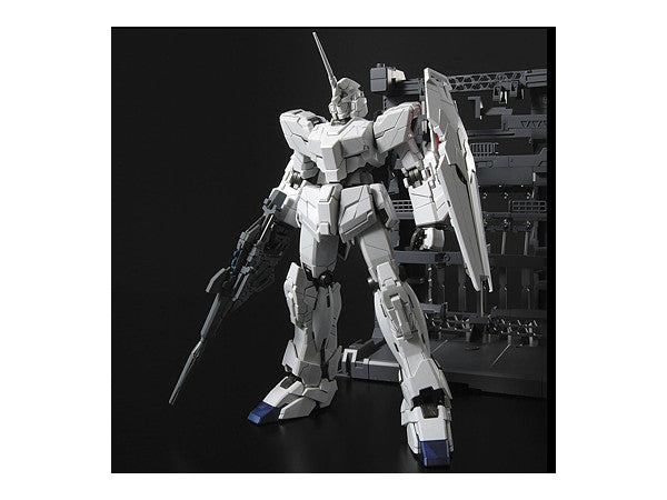 Unicorn Gundam Screen Image Cage Special MG 1/100 Master Grade