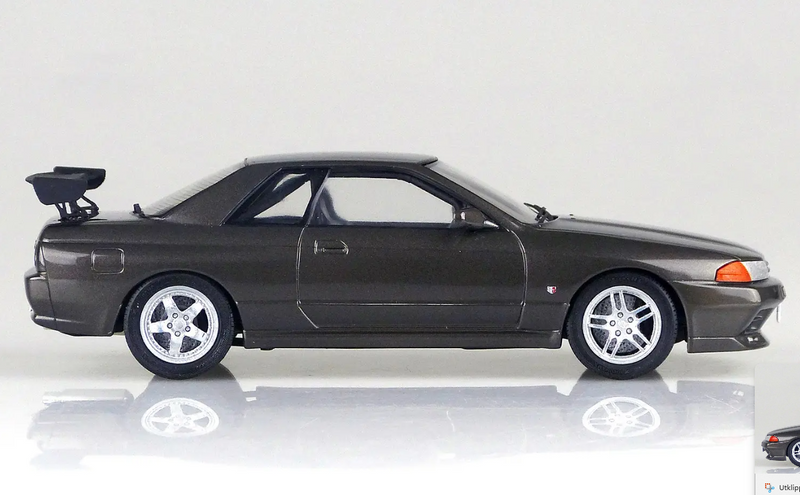 BNR32 Skyline GT-R - (Initial D: Rin Hojyo) 1/24