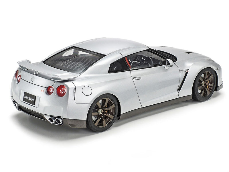 NISSAN GT-R 1/24