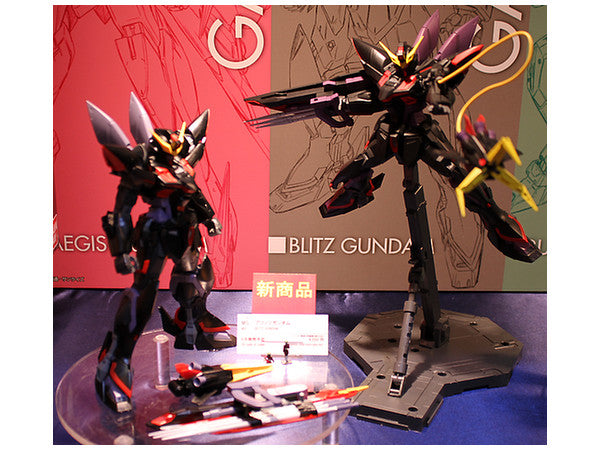 Blitz Gundam MG 1/100 Master Grade Gunpla