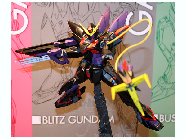 Blitz Gundam MG 1/100 Master Grade Gunpla