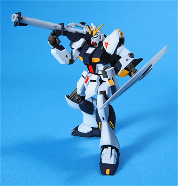 High Grade Universal Century RX-93 Nu Gundam 1/144 (WITH ROCKETLAUNCHER)