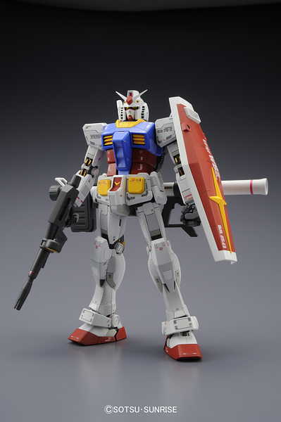 Master Grade Gundam RX-78-2 Ver. 3.0 1/100 (FRONT)