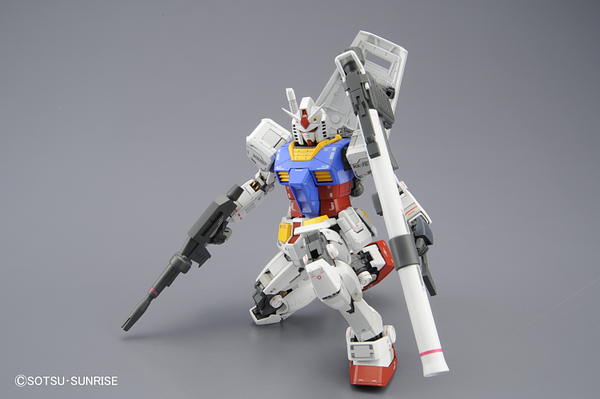 Gundam RX-78-2 Ver. 3.0 1/100 Master Grade Gunpla